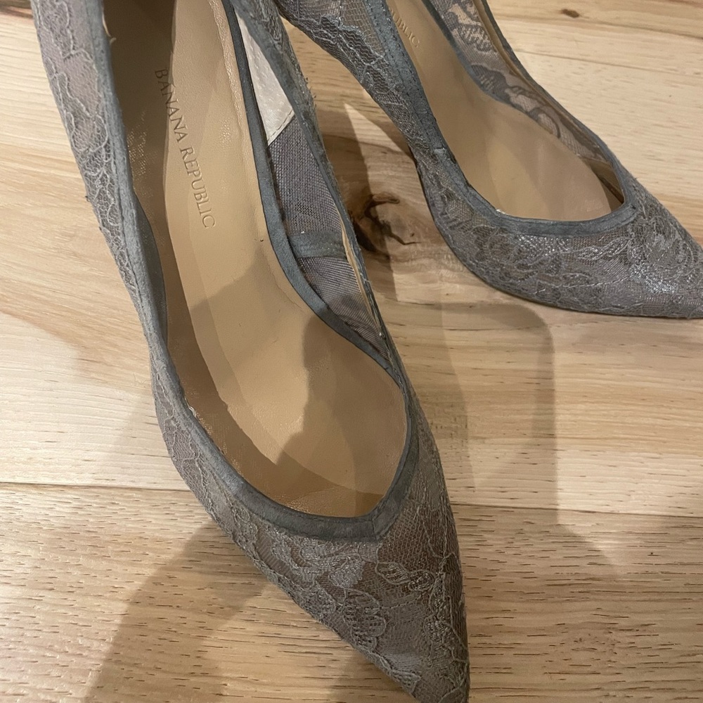 Gorgeous lace heels